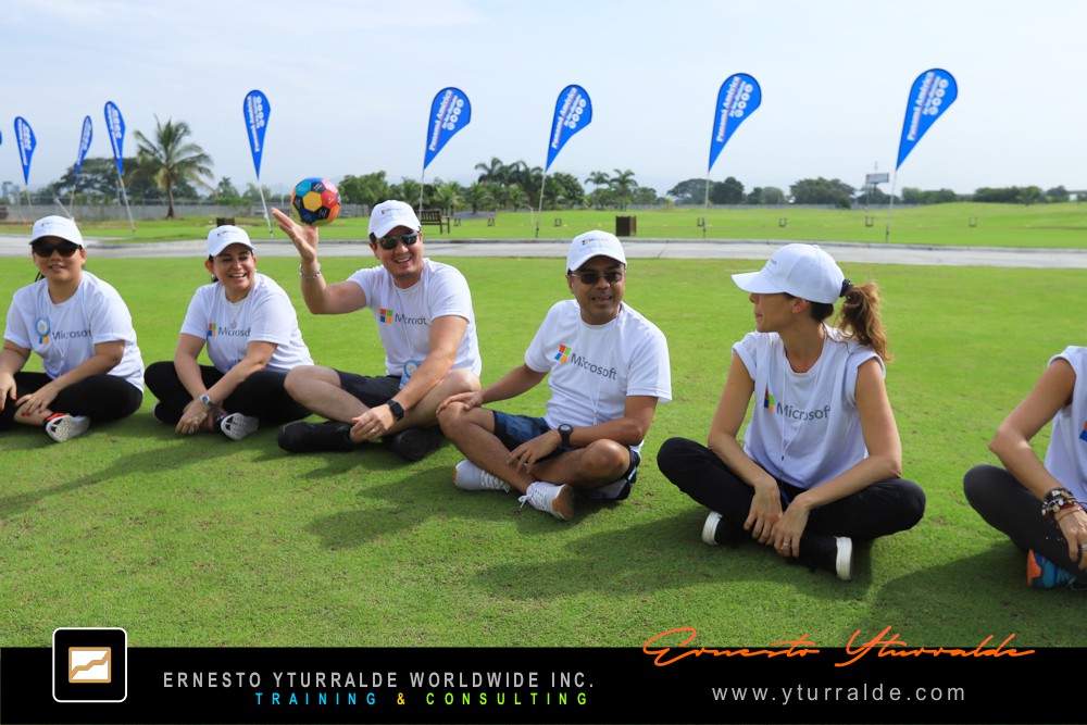 Dinámicas de Team Building corporativo orientadas al desarrollo de equipos de Alto Rendimiento en Perú