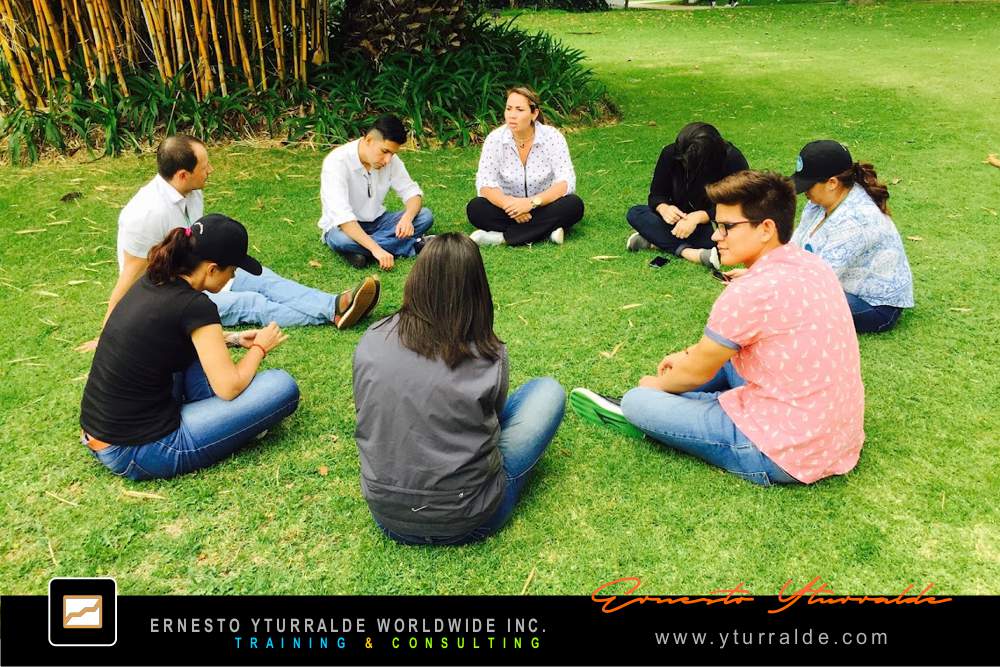 Retos corporativos indoor y outdoor diseñados para potenciar la conexión y el trabajo en equipo