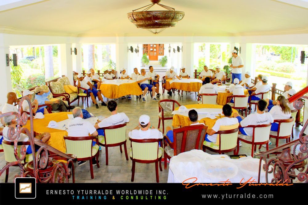 Retos de cuerdas bajas en Team Building Perú para generar cohesión de equipos