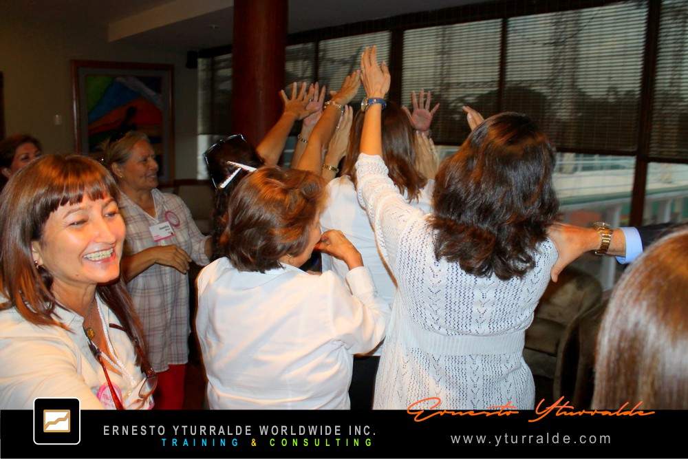 Experiencias outdoor en Lima, Perú con Team Building corporativo y cuerdas bajas