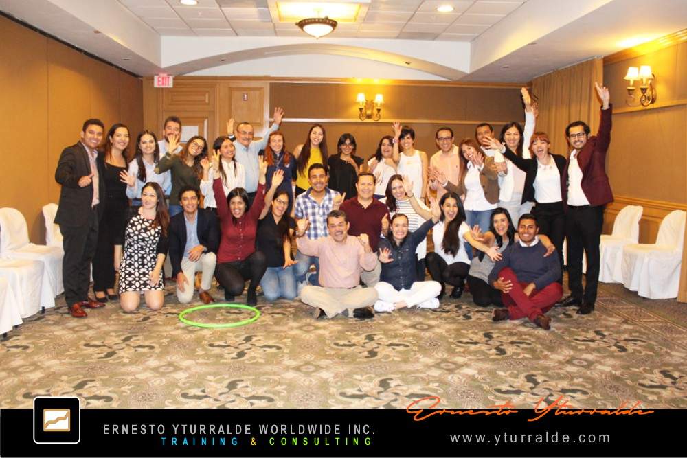 Programas de Team Building Perú con enfoque en liderazgo, integración y confianza