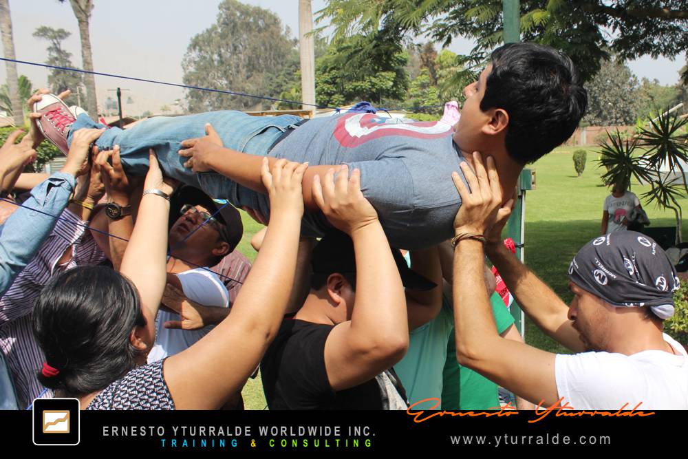 Talleres de Cuerdas Bajas | Ernesto Yturralde, facilitador experiencial, Team Building